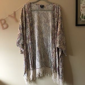 Bobeau Paisley Kimono/Tunic with Crochet Fridge